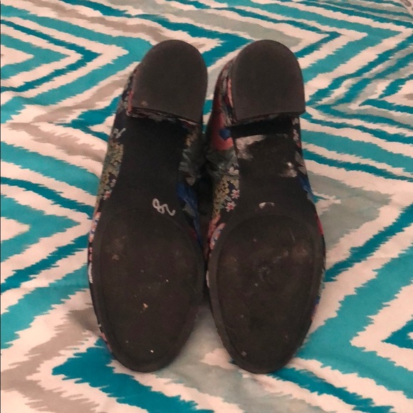 Boots - Picture 4 of 4